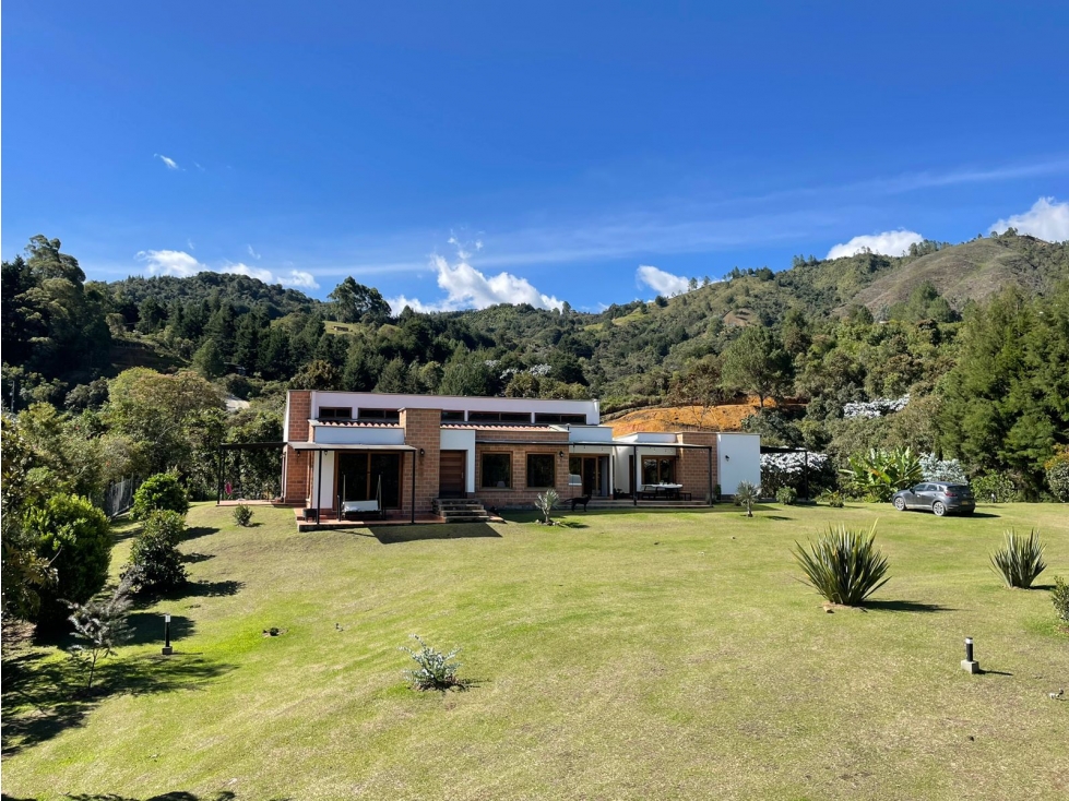 Venta Casa Campestre con dos casas en Guarne sector La Clarita — foto 2
