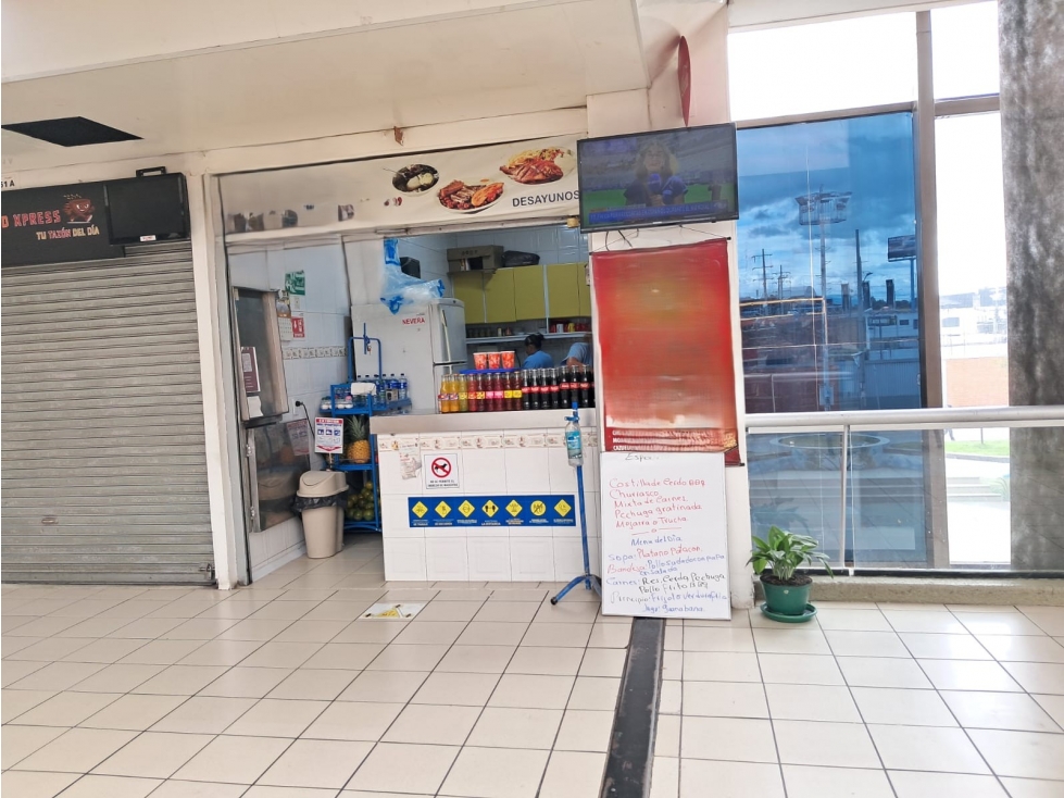 LOCAL CON RESTAURANTE EN CENTRO COMERCIAL