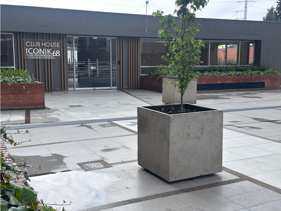 Se vende apartamento en Ikonik 68 Club House, Kennedy.