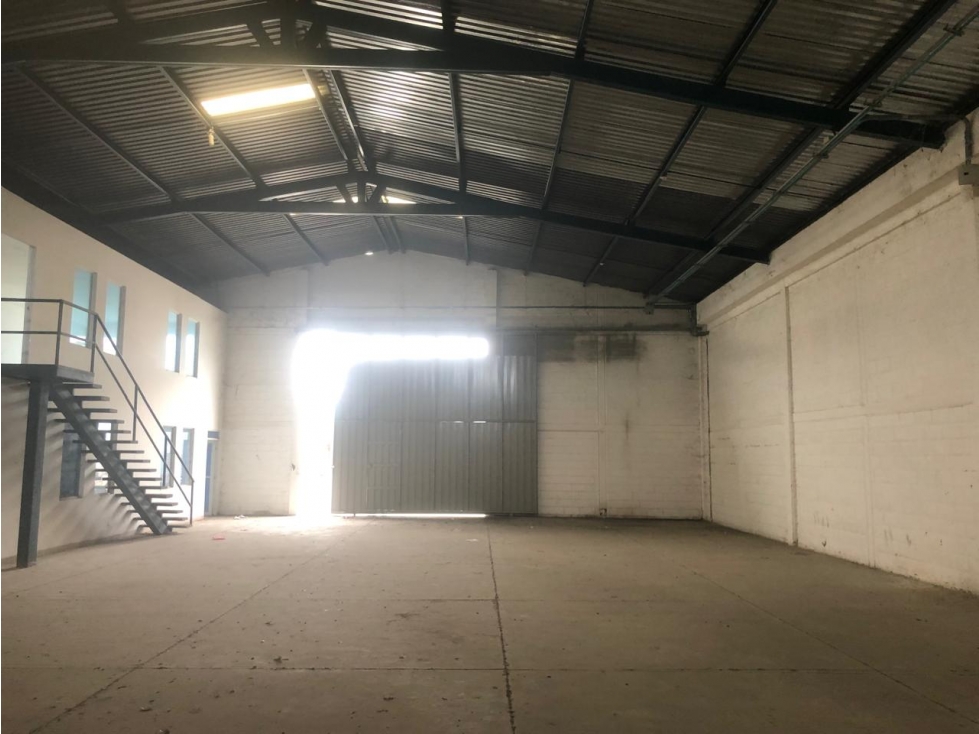 BODEGA DISPONIBLE EN ARRIENDO Y VENTA C.E. EL TRIUNFO - 4