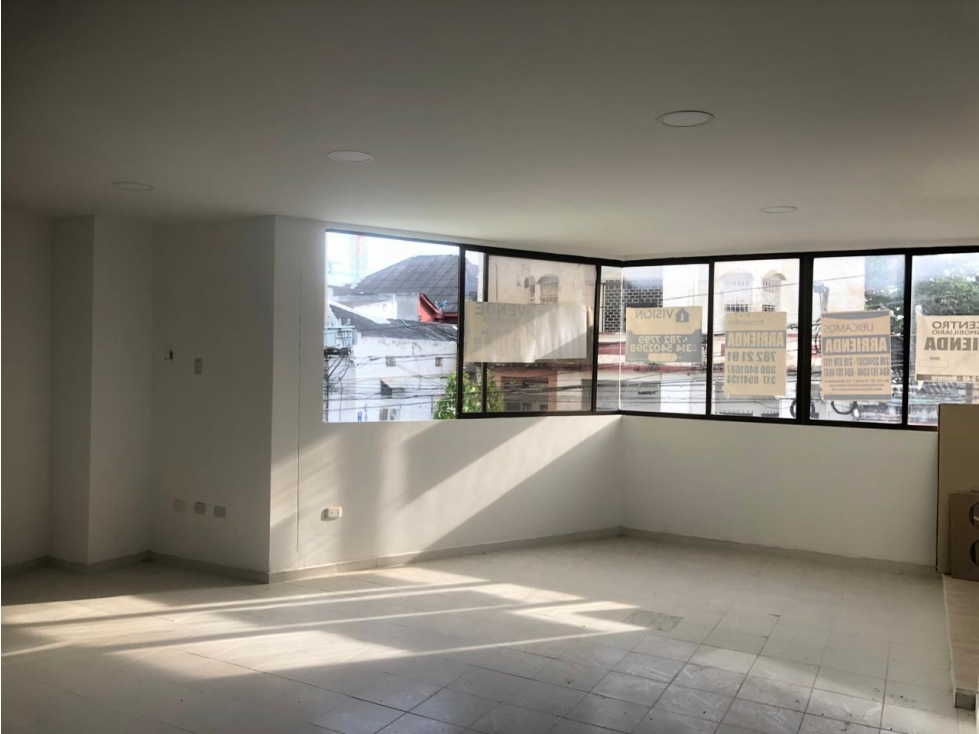 OFICINA EN ARRIENDO Y VENTA/ED LOS EJECUTIVOS - 6