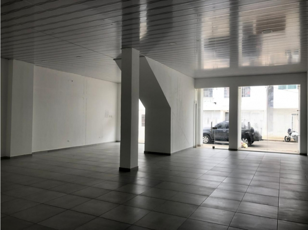LOCAL DISPONIBLE PARA ARRIENDO EN EXCELENTE UBICACIÓN — foto 5