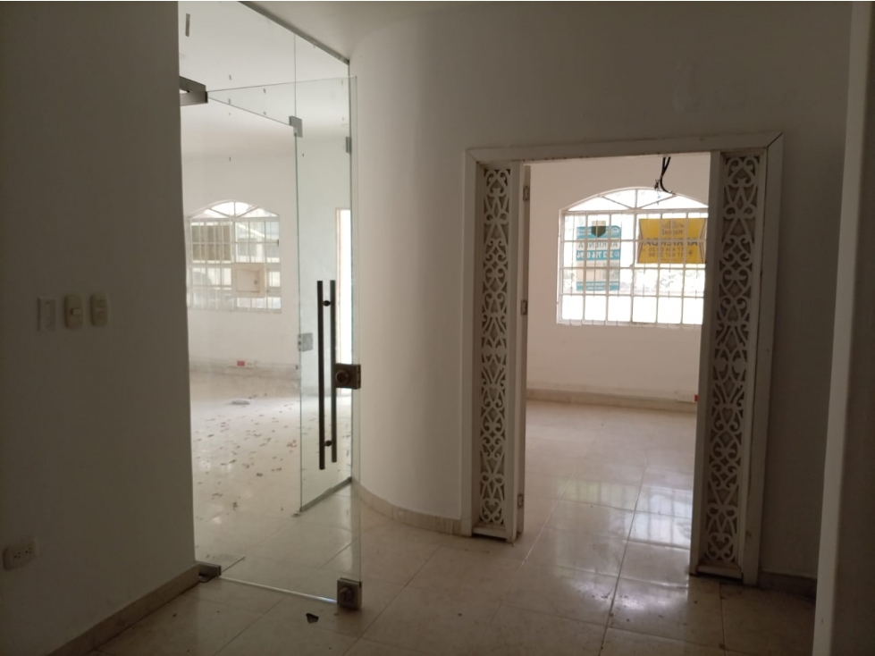 CASA COMERCIAL DISPONIBLE PARA ARRIENDO, EXCELENTE UBICACIÓN — foto 4