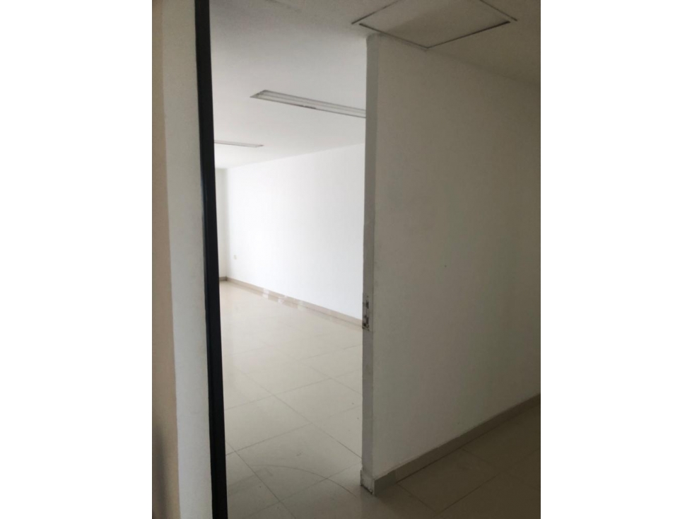 EDIFICIO DISPONIBLE EN ARRIENDO - 3