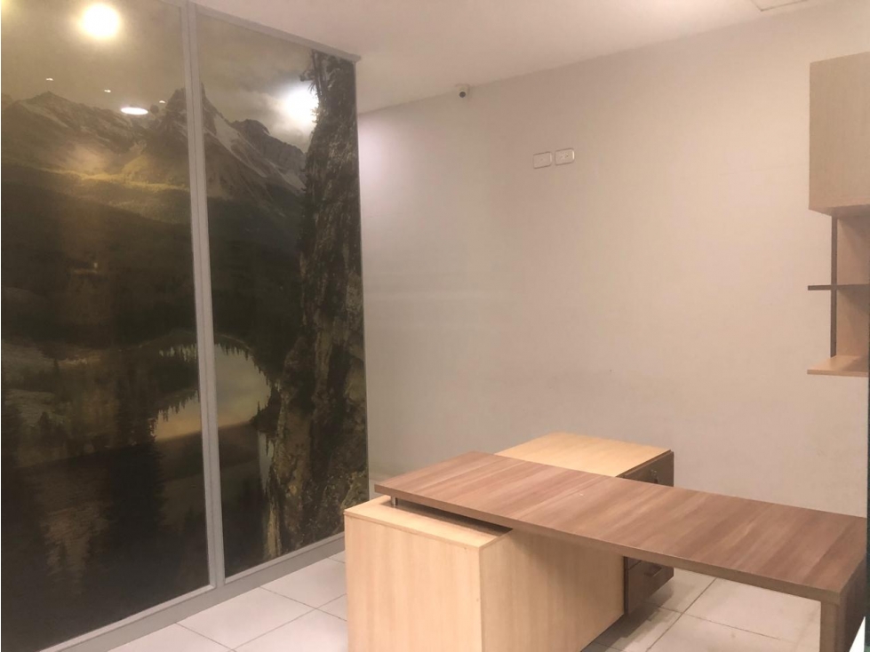 OFICINA DISPONIBLE PARA ARRIENDO CENTRO DE NEGOCIOS ALAMEDAS - 2