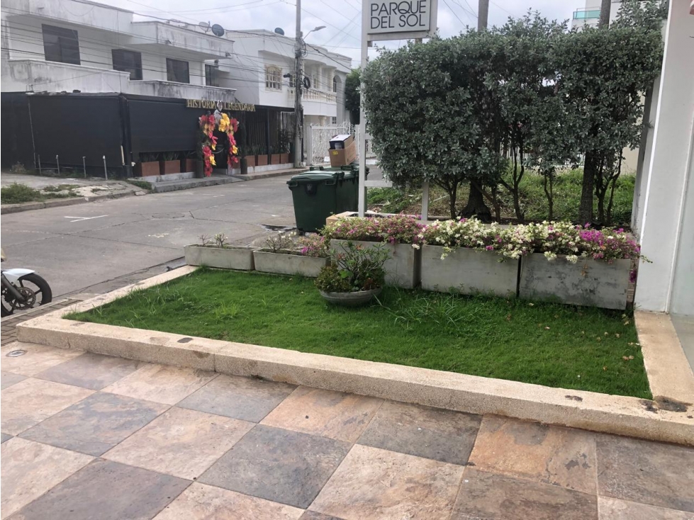 LOCAL DISPONIBLE PARA ARRIENDO EN EL NORTE DE LA CIUDAD — foto 2