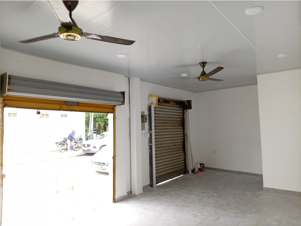 LOCAL DISPONIBLE PARA ARRIENDO EN EL CENTRO DE LA CIUDAD - 3