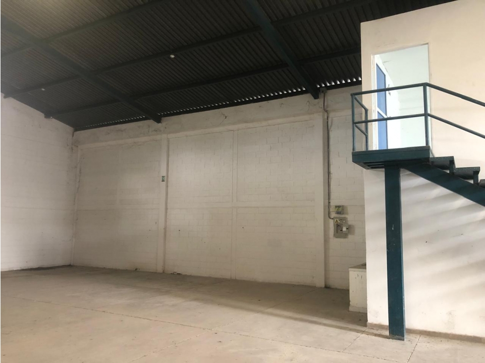 BODEGA DISPONIBLE EN ARRIENDO Y VENTA C.E. EL TRIUNFO - 6