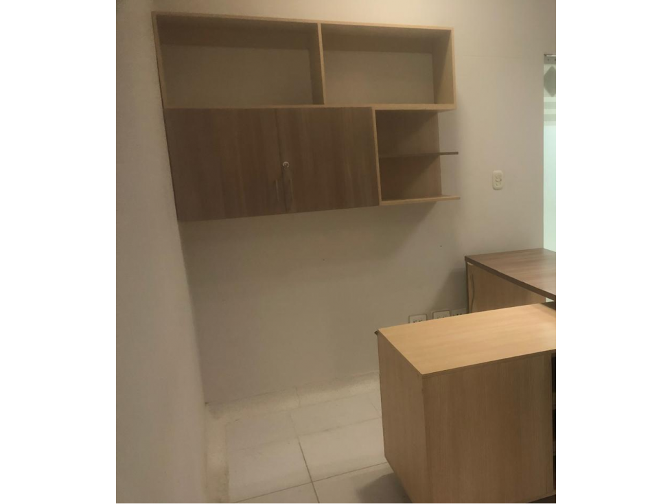 OFICINA DISPONIBLE PARA ARRIENDO CENTRO DE NEGOCIOS ALAMEDAS - 4
