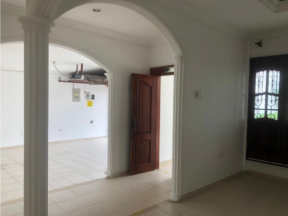 CASA DISPONIBLE PARA ARRIENDO BARRIO LA CASTELLANA — foto 4