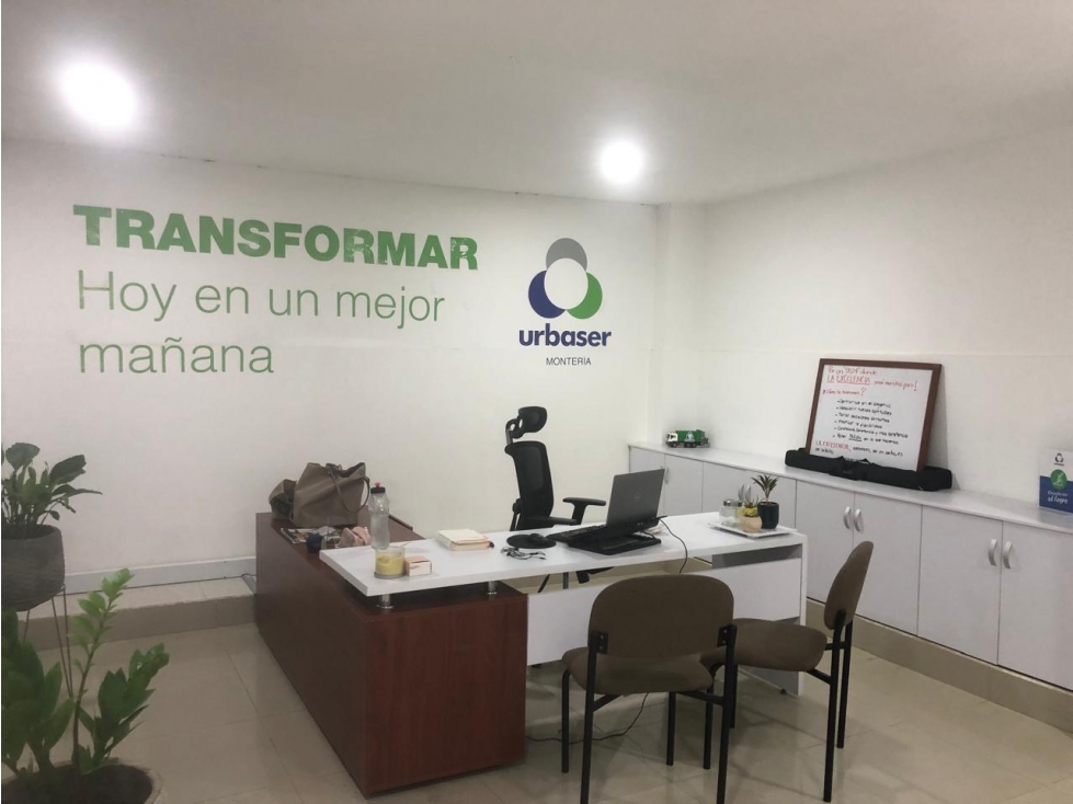 LOCAL DISPONIBLE PARA ARRIENDO EN EL CENTRO DE LA CIUDAD — foto 4