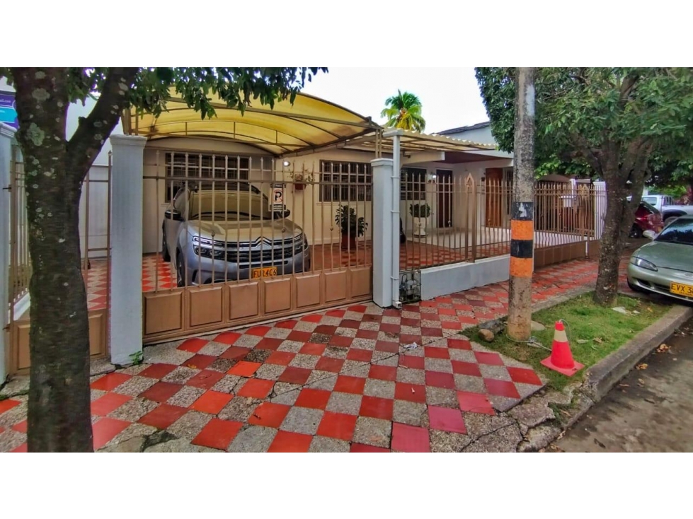 CASA DISPONIBLE PARA ARRIENDO/VENTA USO COMERCIAL BR/ CASTELLANA
