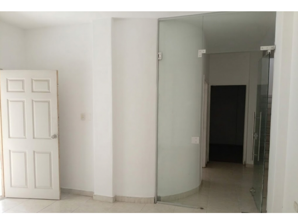 CASA COMERCIAL DISPONIBLE PARA ARRIENDO, EXCELENTE UBICACIÓN — foto 3