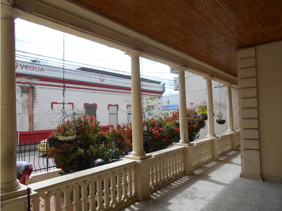 SE VENDE CASA EN EL CENTRO — foto 2