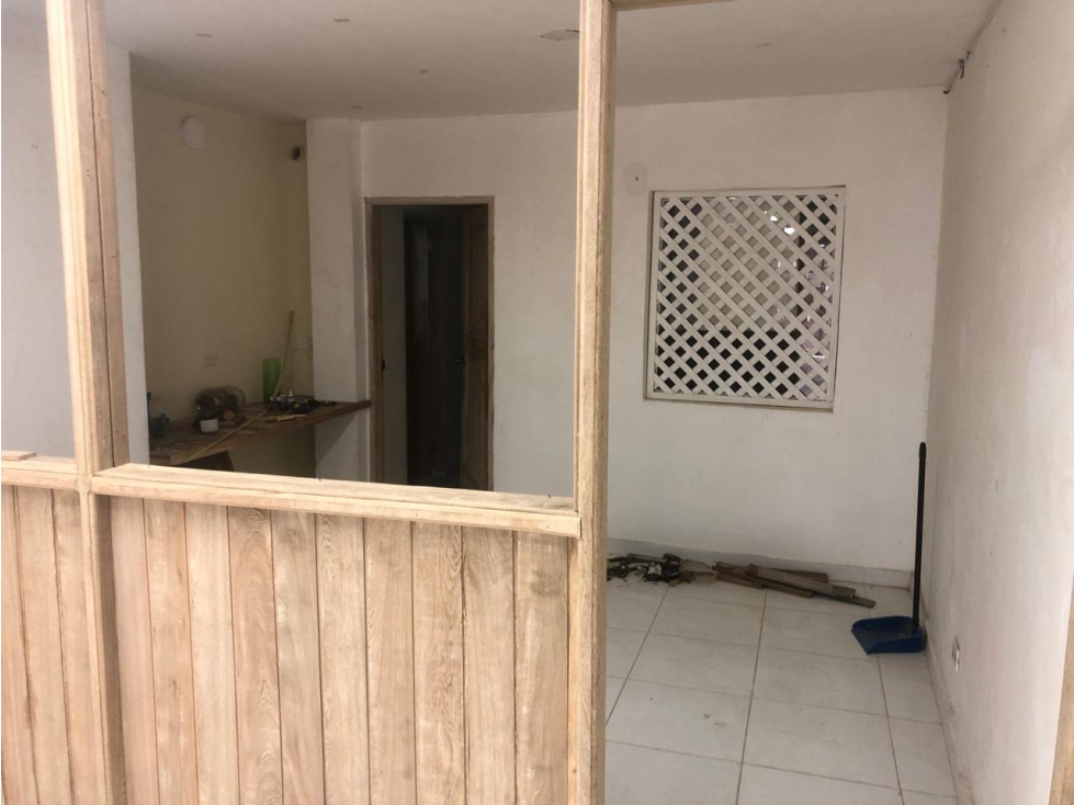 LOCAL COMERCIAL EN ARRIENDO/LAURELES - 5