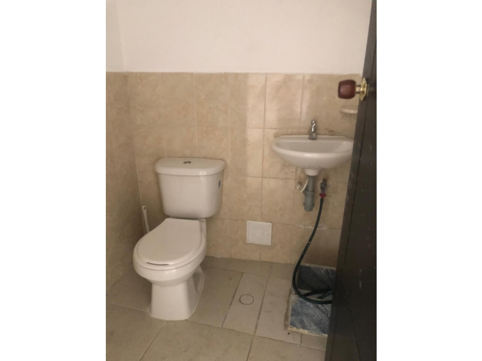 SE VENDE - ARRIENDA LOCAL - 6