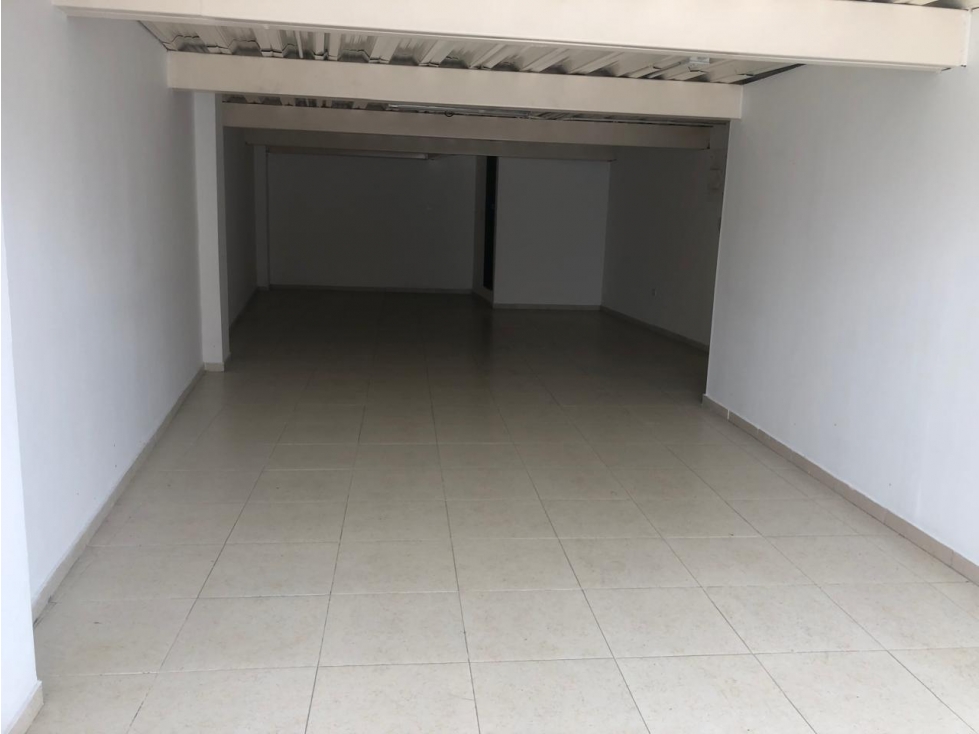 LOCAL DISPONIBLE EN ARRIENDO/VENTA - 3