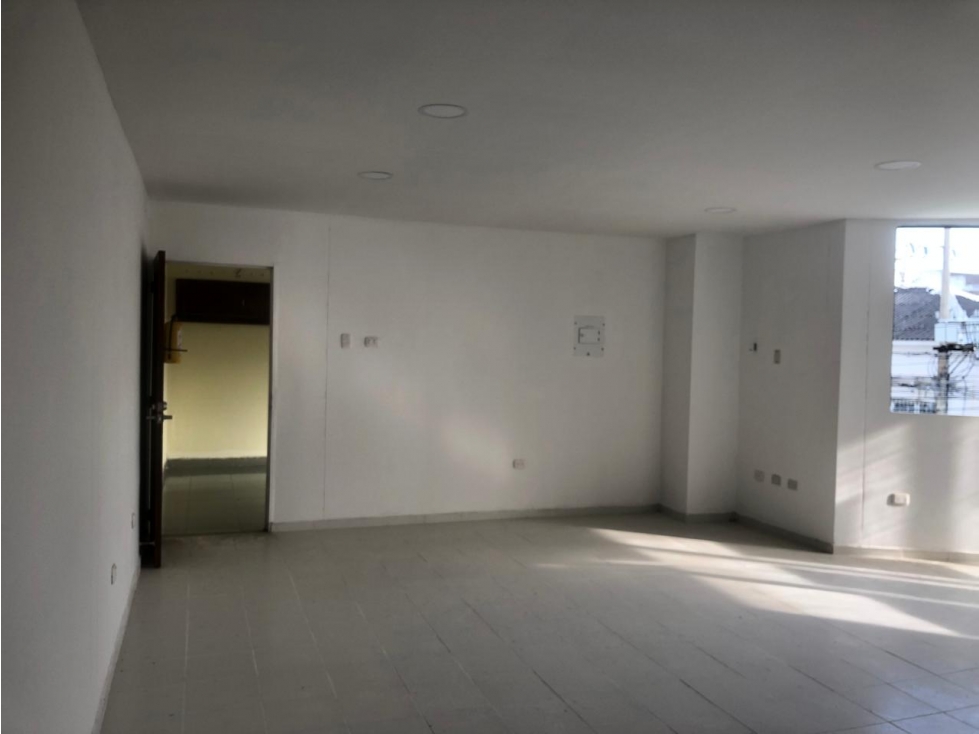 OFICINA EN ARRIENDO Y VENTA/ED LOS EJECUTIVOS - 3