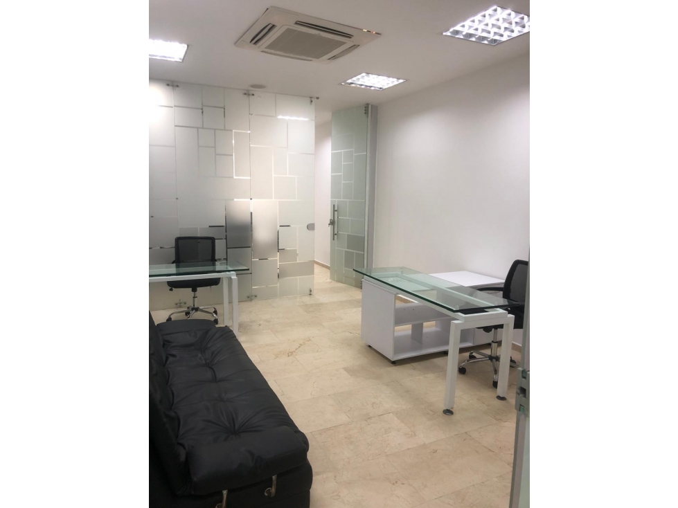 OFICINA DISPONIBLE PARA ARRIENDO CENTRO DE NEGOCIOS ALAMEDAS - 2