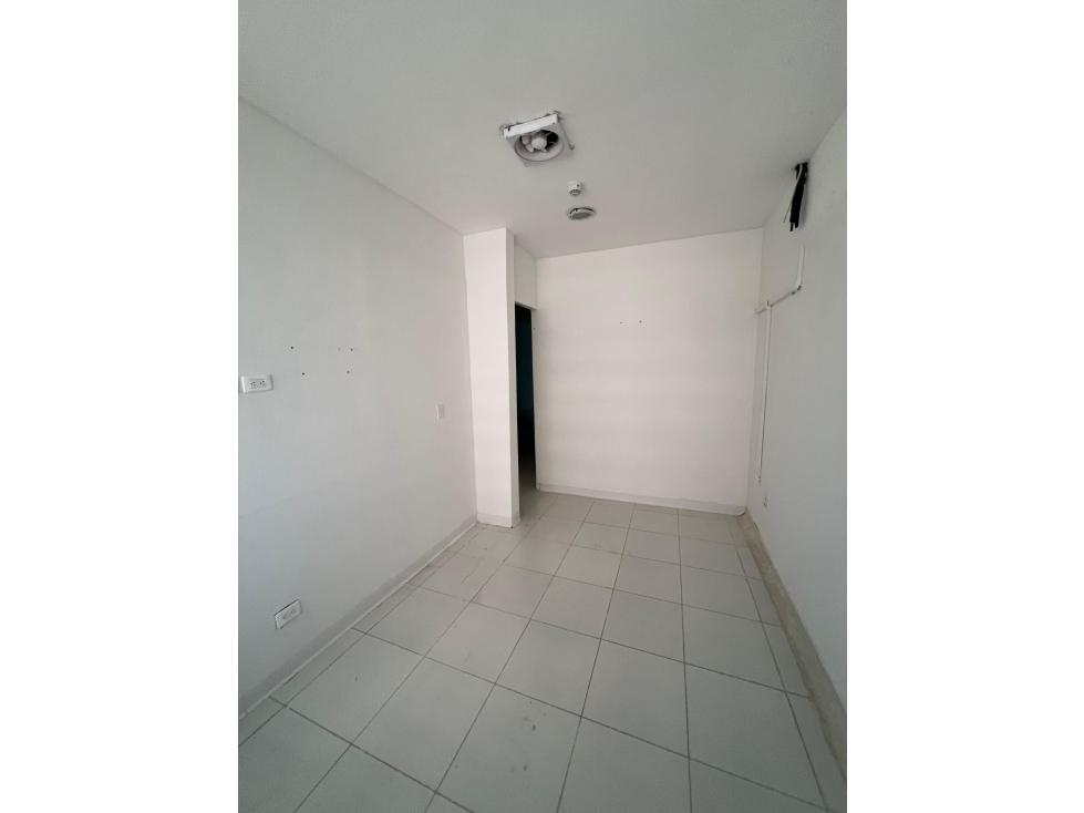OFICINA DISPONIBLE PARA ARRIENDO CENTRO DE NEGOCIOS ALAMEDAS — foto 3
