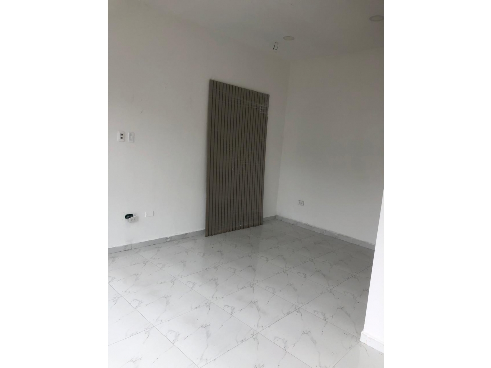 LOCAL DISPONIBLE PARA ARRIENDO EN EL NORTE DE LA CIUDAD — foto 5