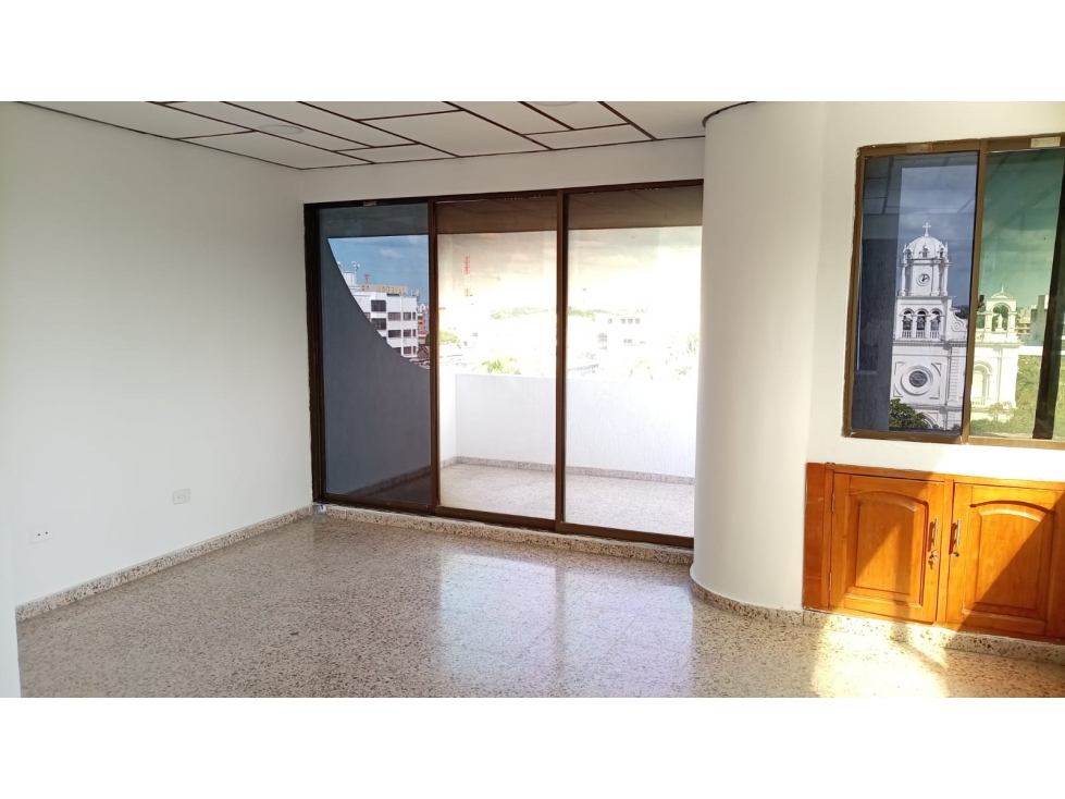 OFICINA DISPONIBLE PARA ARRIENDO EN EL CENTRO DE LA CIUDAD - 6