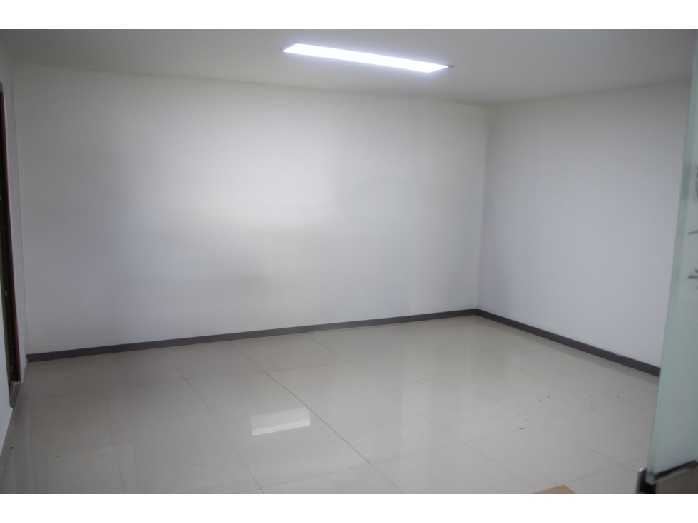 LOCAL COMERCIAL DISPONIBLE - 2