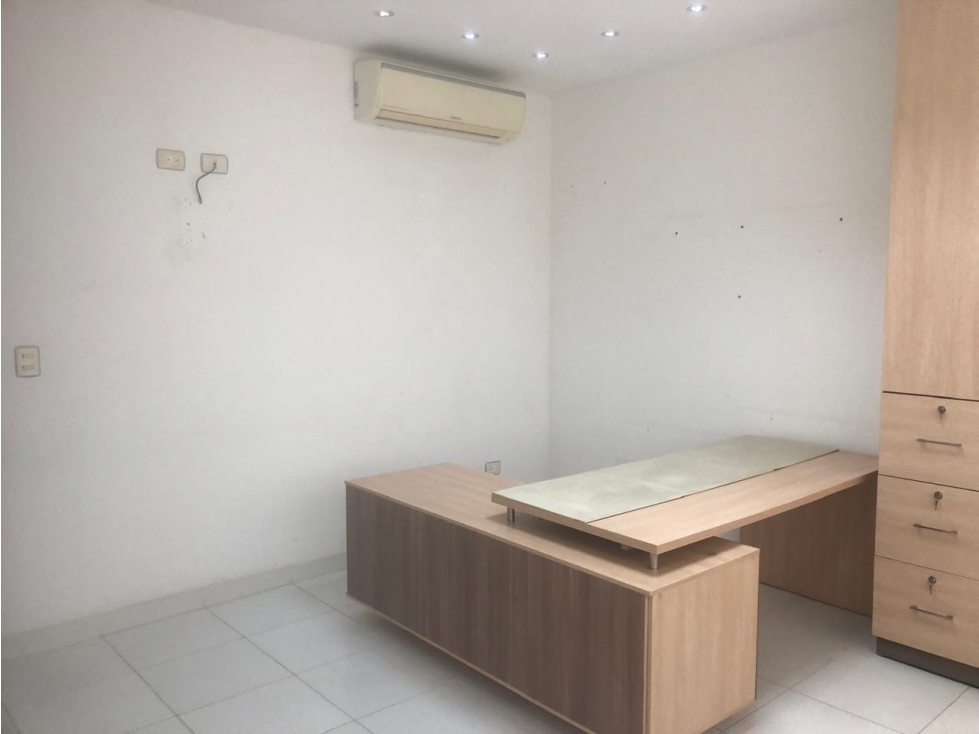 OFICINA DISPONIBLE PARA ARRIENDO CENTRO DE NEGOCIOS ALAMEDAS - 6