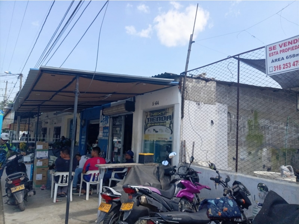 LOTE COMERCIAL DISPONIBLE PARA VENTA EN EL CENTRO DE LA CIUDAD - 3