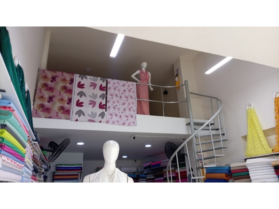 LOCAL DISPONIBLE PARA VENTA EN EL CENTRO DE LA CIUDAD - 4