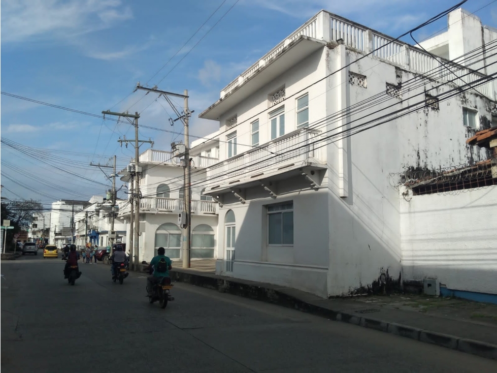 SE ARRIENDA CASA COMERCIAL - 3