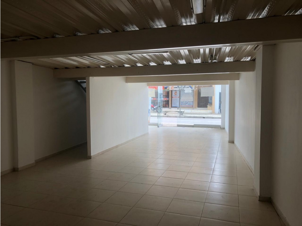 LOCAL DISPONIBLE EN ARRIENDO/VENTA - 6