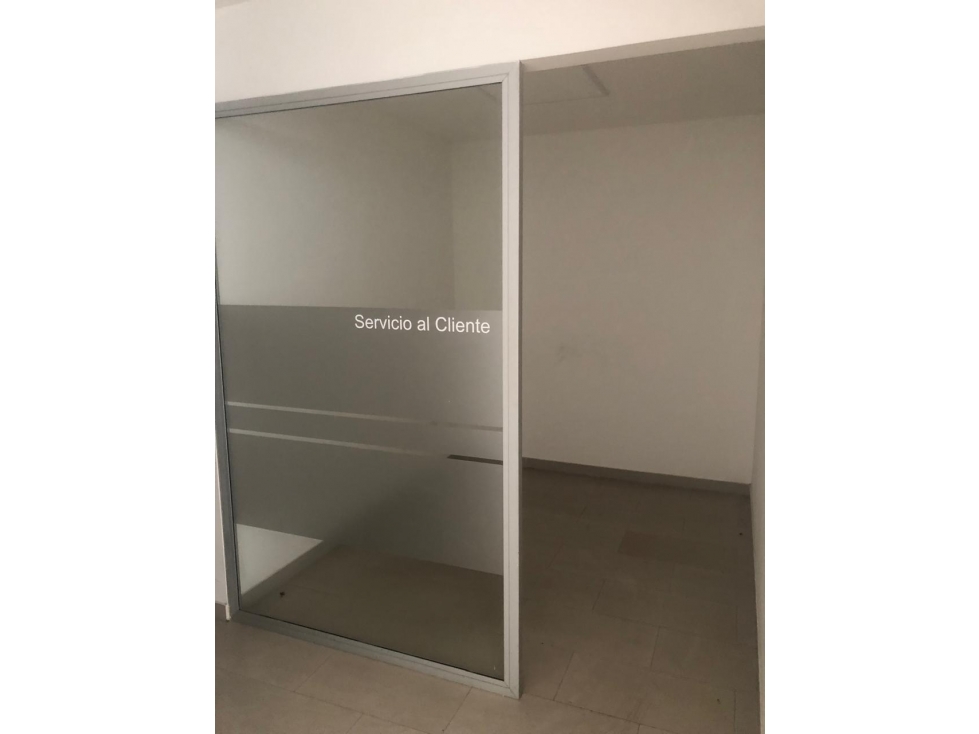 LOCAL COMERCIAL DISPONIBLE PARA ARRIENDO - 4