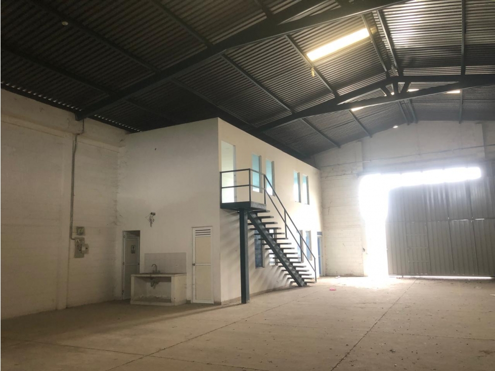 BODEGA DISPONIBLE EN ARRIENDO Y VENTA C.E. EL TRIUNFO - 5