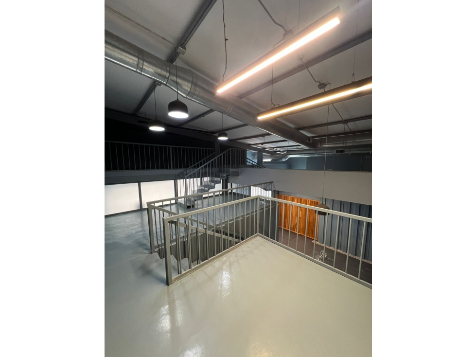 OFICINA DISPONIBLE PARA ARRIENDO CENTRO DE NEGOCIOS ALAMEDAS - 4