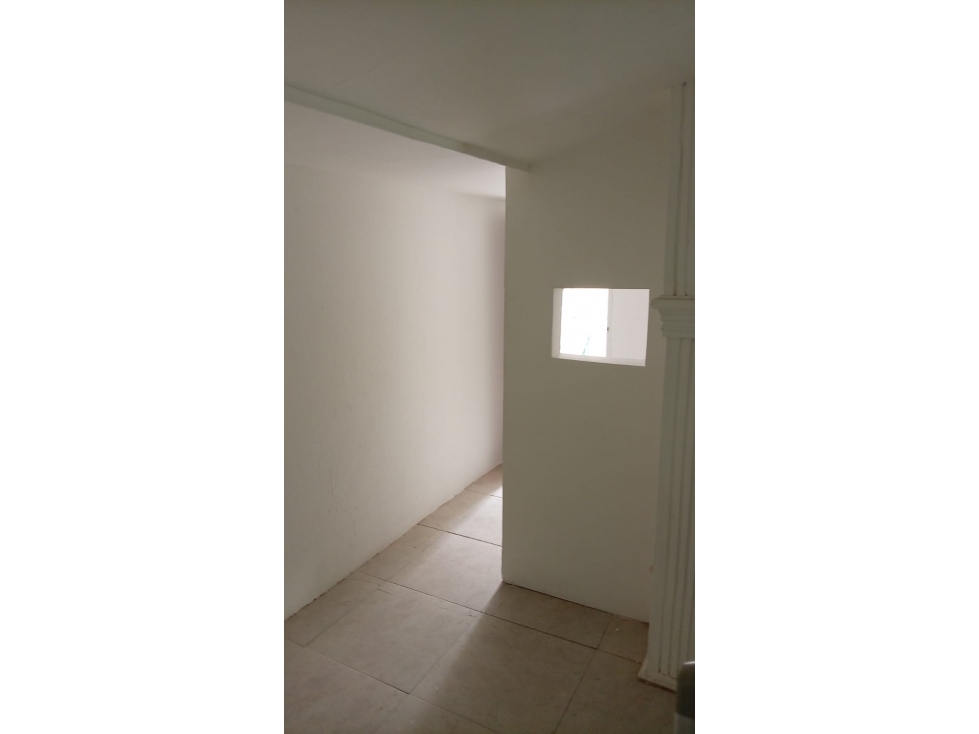 LOCAL DISPONIBLE PARA ARRIENDO BARRIO LA CASTELLANA - 4