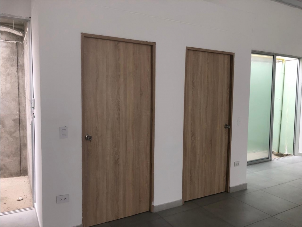 LOCAL DISPONIBLE PARA ARRIENDO EN EXCELENTE UBICACIÓN — foto 6