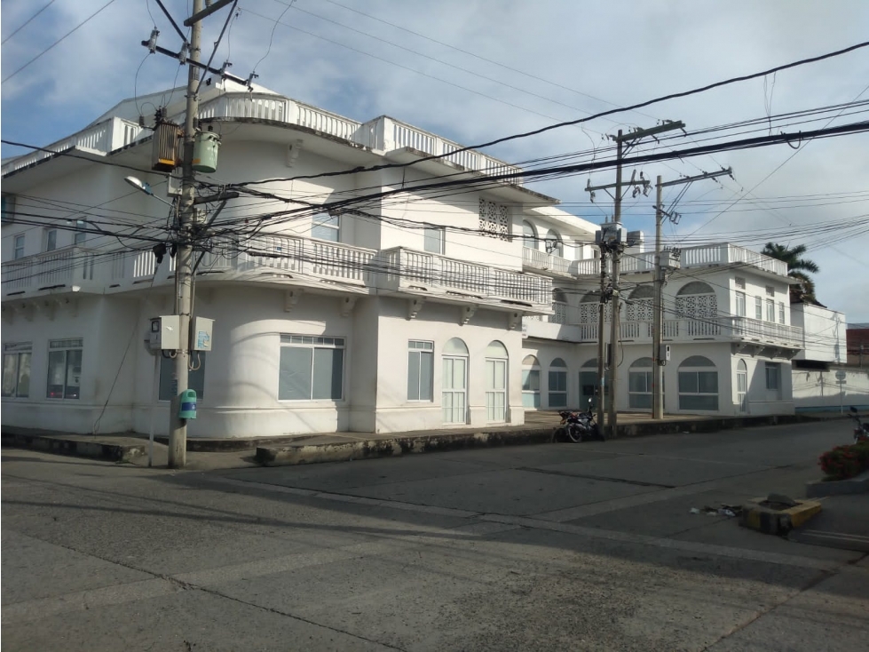 SE ARRIENDA CASA COMERCIAL - 2