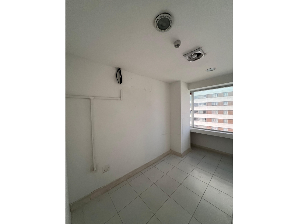 OFICINA DISPONIBLE PARA ARRIENDO CENTRO DE NEGOCIOS ALAMEDAS — foto 6