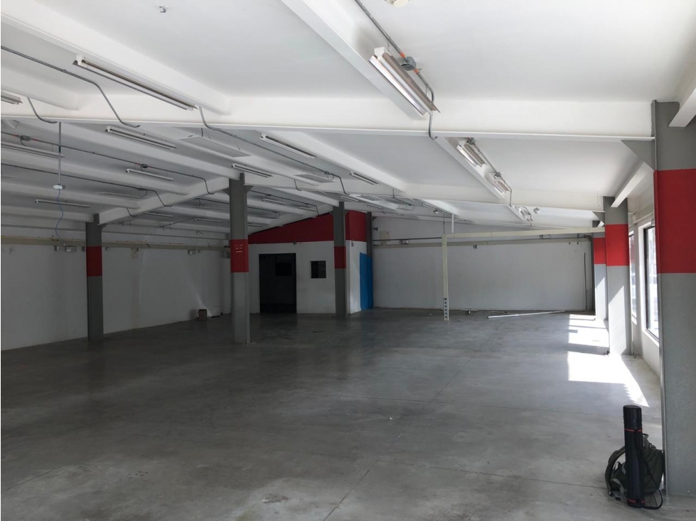 LOCAL EN ARRIENDO/ BARRIO LA CASTELLANA - 5