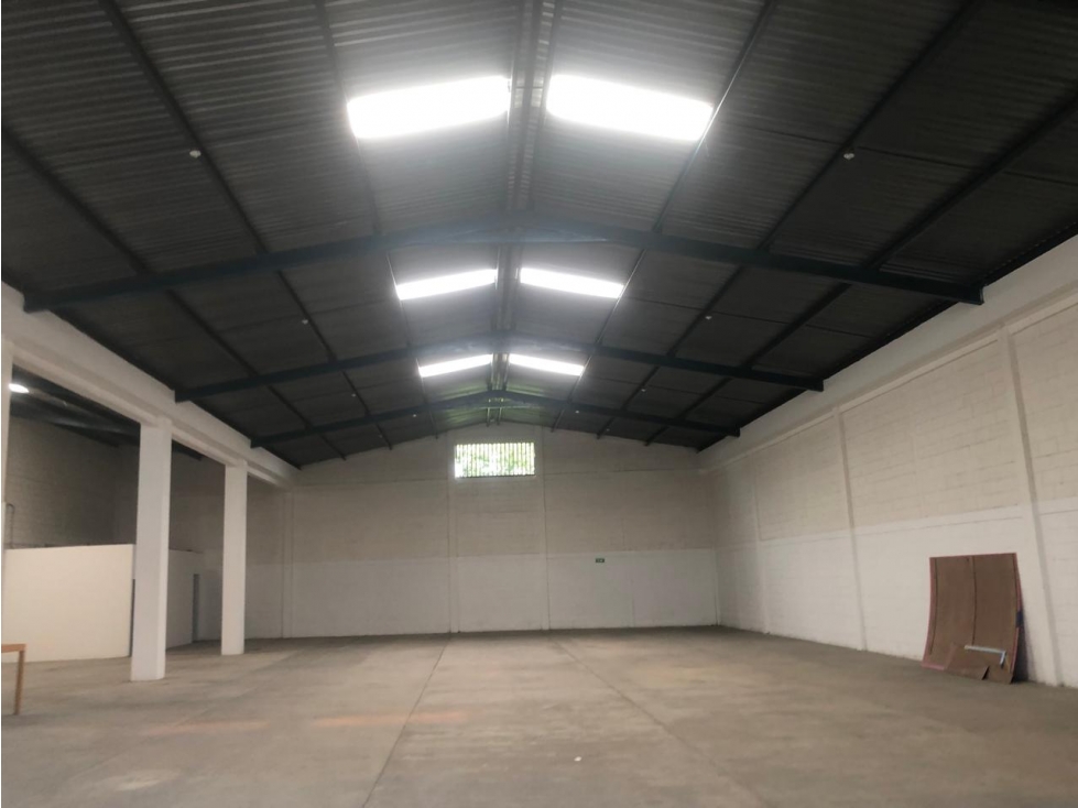 BODEGA DISPONIBLE EN ARRIENDO/EL TRIUNFO MONTERIA - 2