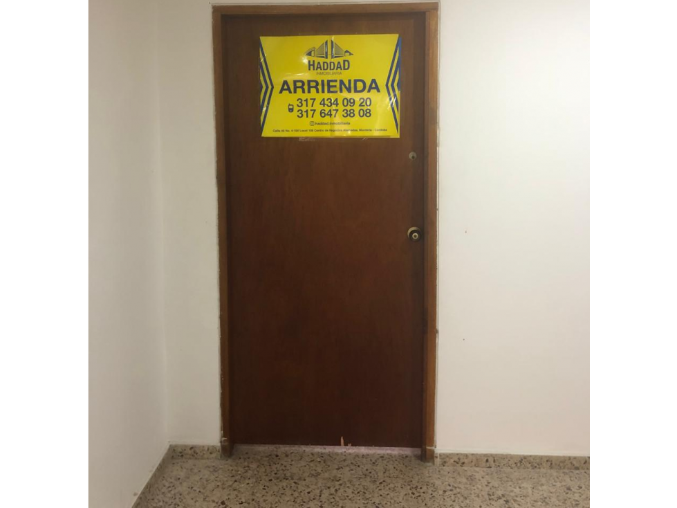 SE ARRIENDA OFICINA EN EL CENTRO DE LA CIUDAD - 2