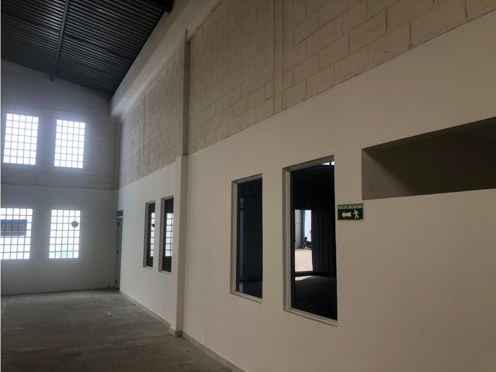 BODEGA DISPONIBLE EN ARRIENDO/EL TRIUNFO MONTERIA - 6