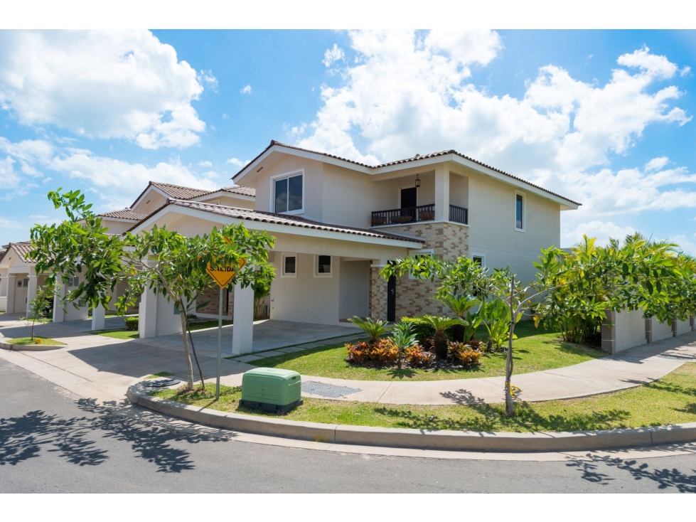 Venta de Casas tipo Villas 4 Rec Bosques del Pacífico Panamá Pacífico