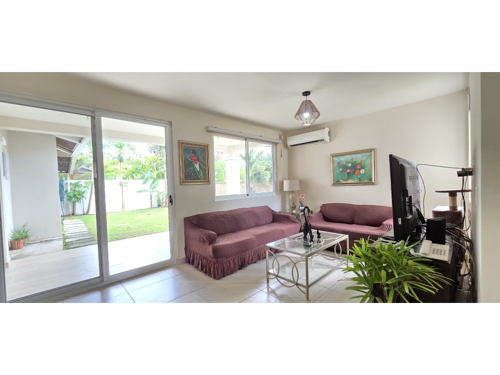 Venta de Casa con Lote Extra en Bosques del Pacífico, Panamá Pacífico