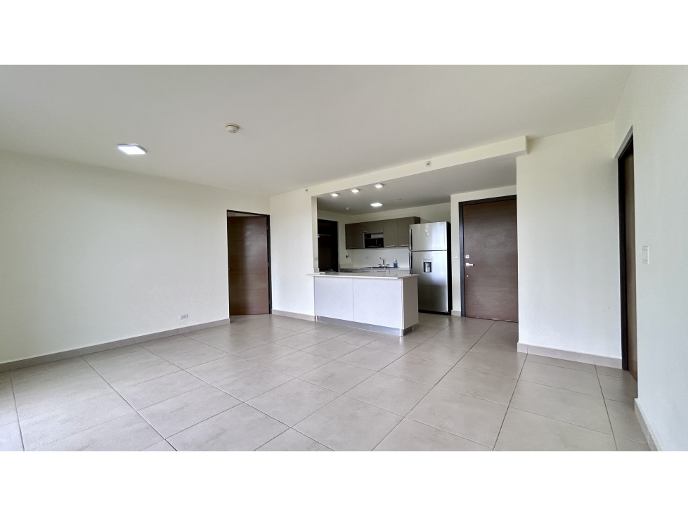 ALQUILER DE APARTAMETO DE 2 REC. PH MADEIRA, WOODLANDS-PANAMA PACIFICO