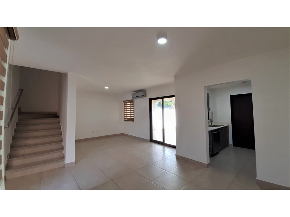 En Venta Hermosa Casa 3 Rec Woodlands - Panamá Pacifico — foto 3
