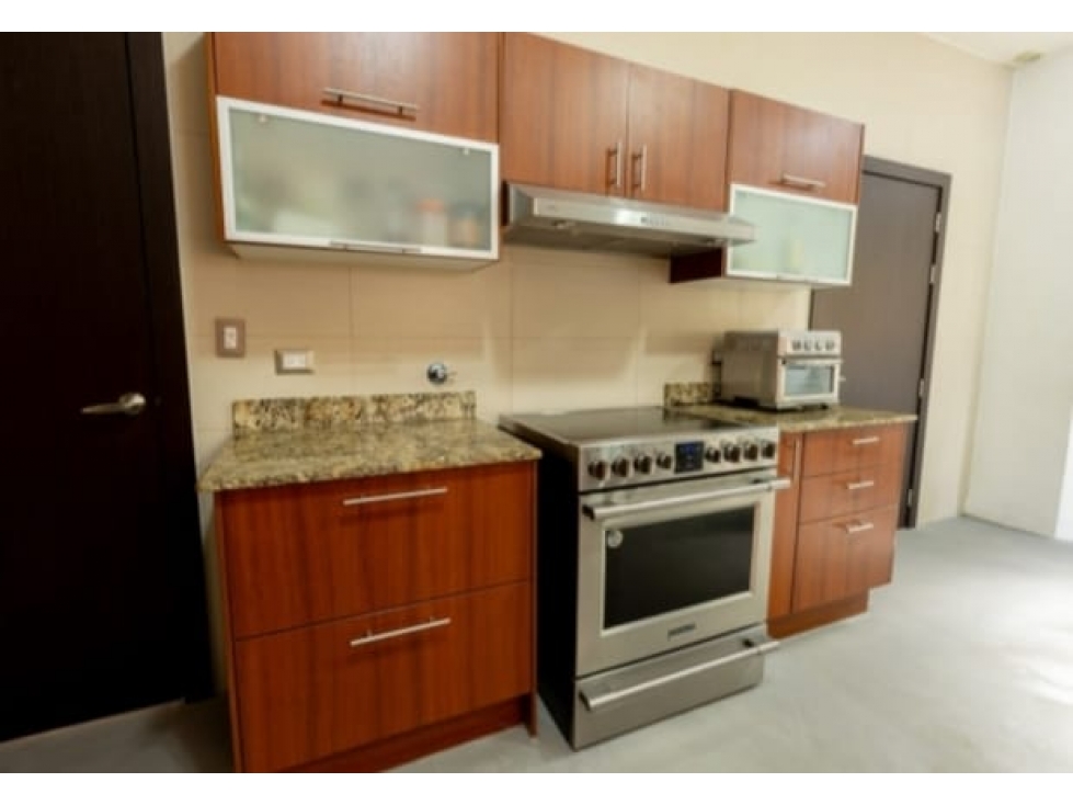Venta de Casa de 2 Niveles en Residencial el Doral, Costa Sur — foto 3