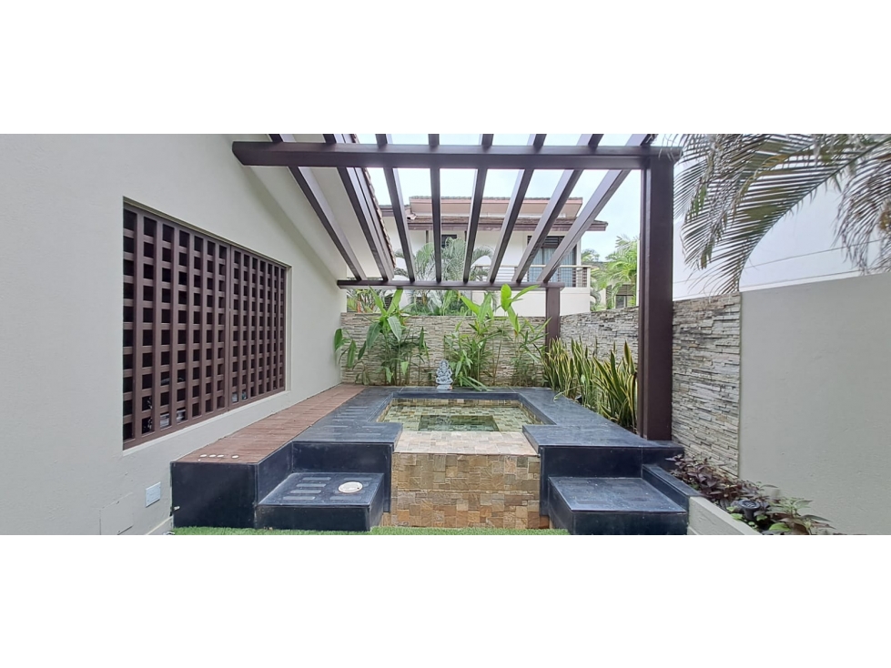 Venta de Casa Dúplex con Jacuzzi en PH Nativa, Panamá Pacifico