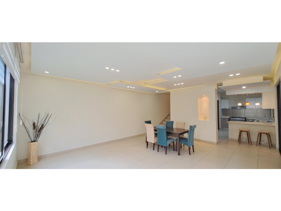 Venta Bella Casa Remodelada en River Valley, Panamá Pacífico